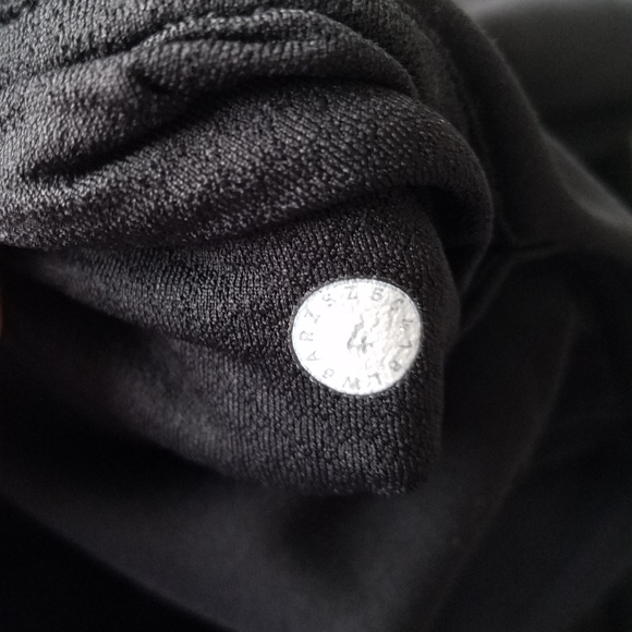 Lululemon Black 21" Inseam Size 4 Capri Leggings - Picture 7 of 7